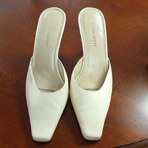Karen Scott Women's Elegant Cream Mules